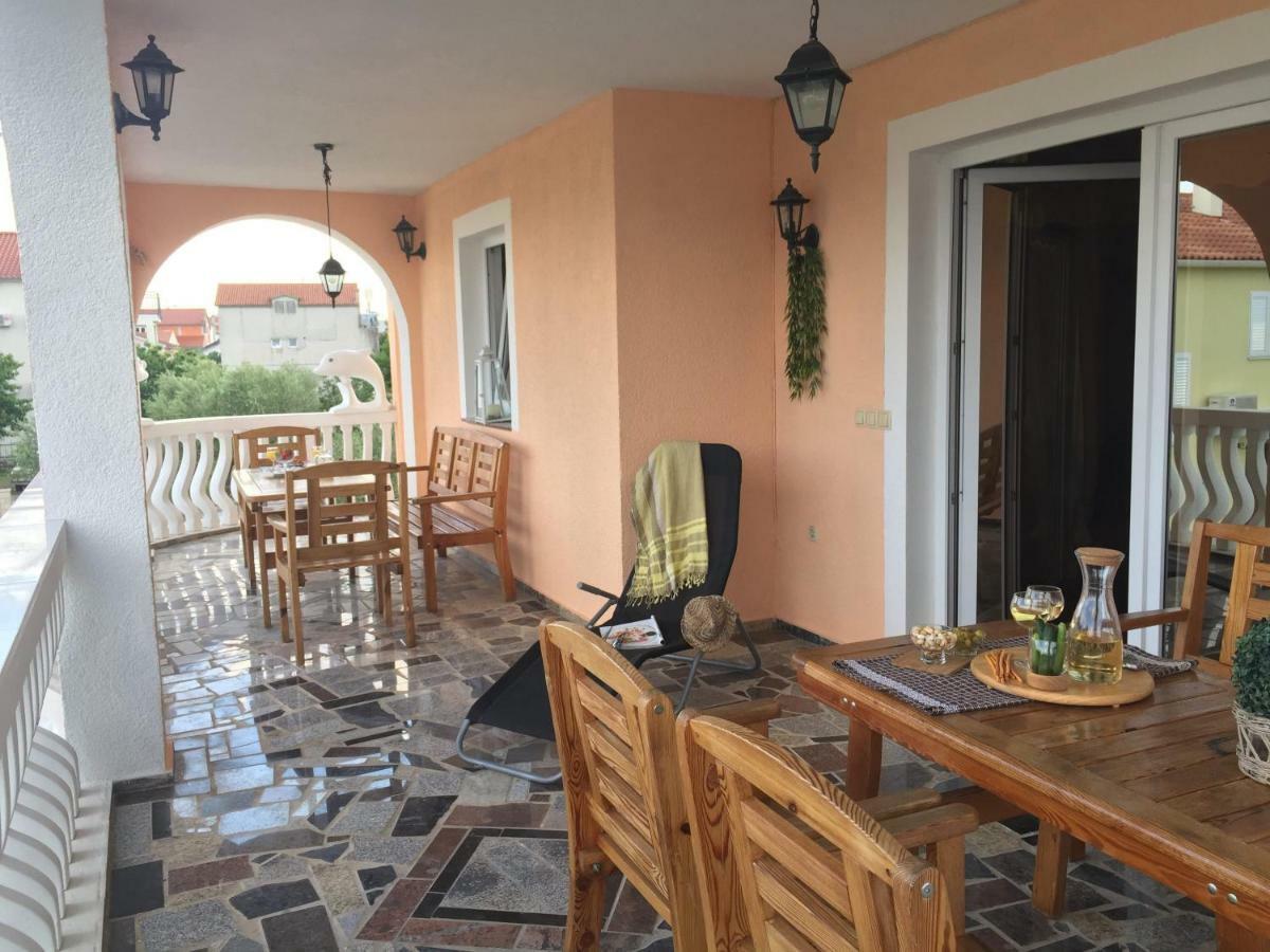 Apartments Villa Dolmar Vodice Exterior foto