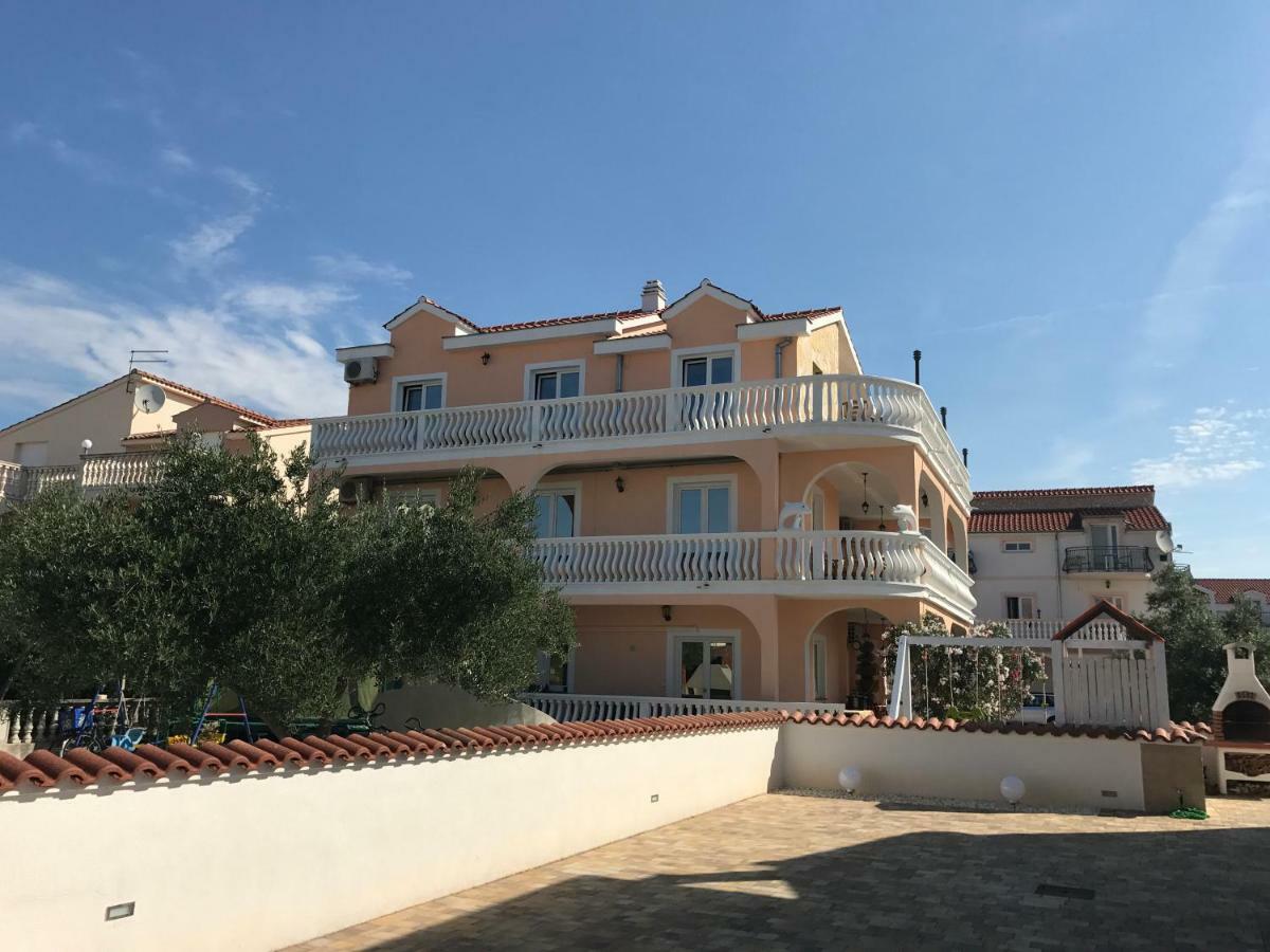 Apartments Villa Dolmar Vodice Exterior foto