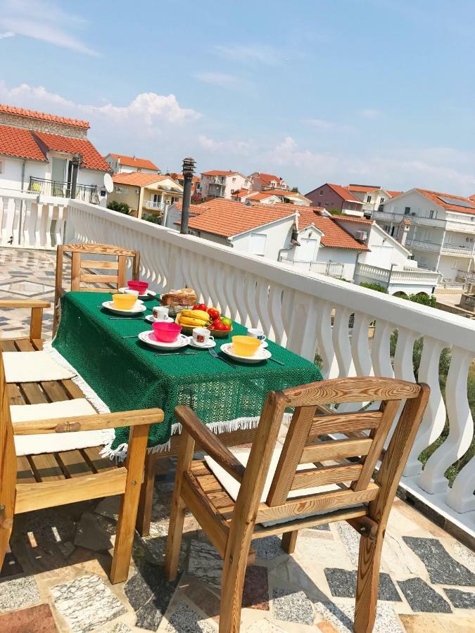 Apartments Villa Dolmar Vodice Exterior foto