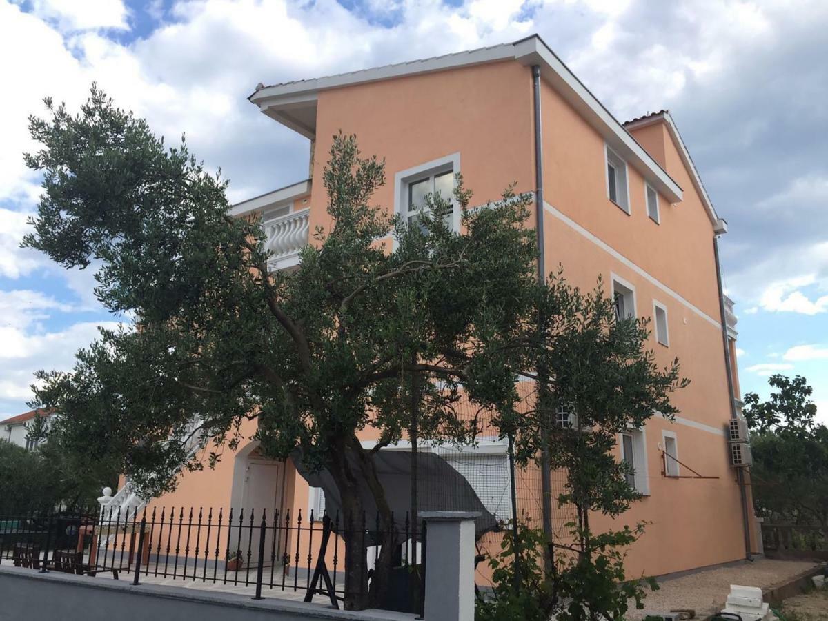 Apartments Villa Dolmar Vodice Exterior foto